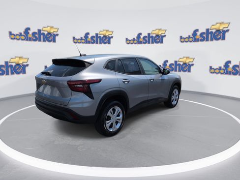 Used 2024 Chevrolet Trax LS FWD image 8
