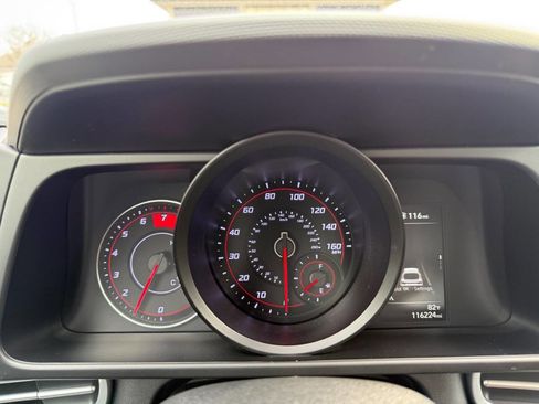 Used 2022 Hyundai Elantra SEL image 19