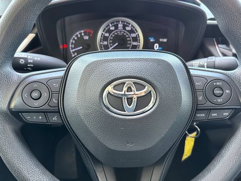 Certified 2020 Toyota Corolla LE FWD image 28