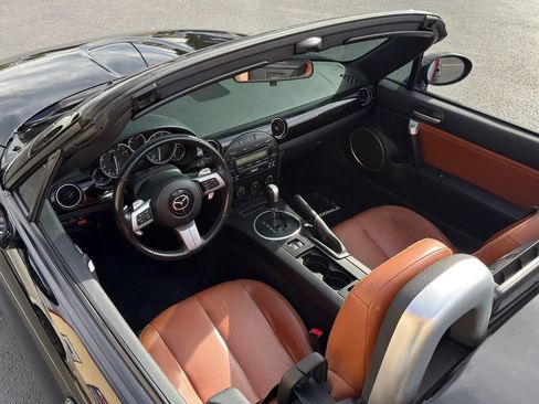 Used 2008 MAZDA MX-5 Miata Grand Touring w/ Premium Pkg RWD image 17