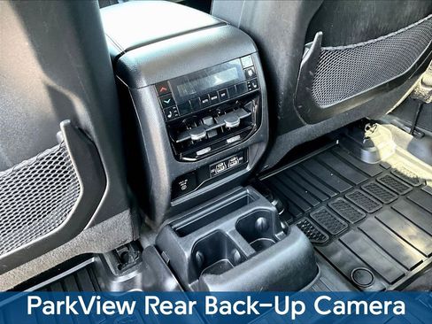 Used 2023 Jeep Grand Cherokee L Limited AWD/4WD image 13