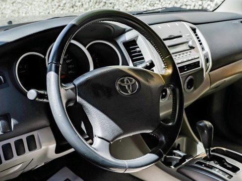 Used 2008 Toyota Tacoma PreRunner image 14