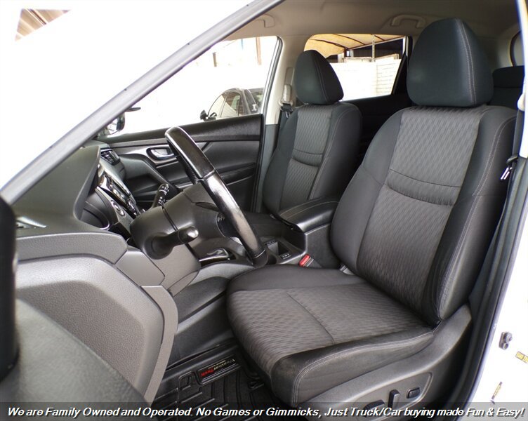 Used 2020 Nissan Rogue SV AWD/4WD image 12