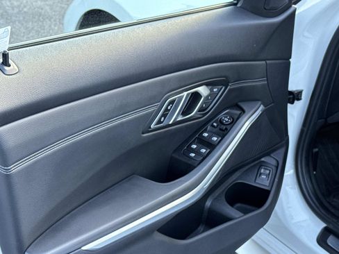 Used 2019 BMW 330i xDrive Sedan w/ Premium Package AWD/4WD image 18