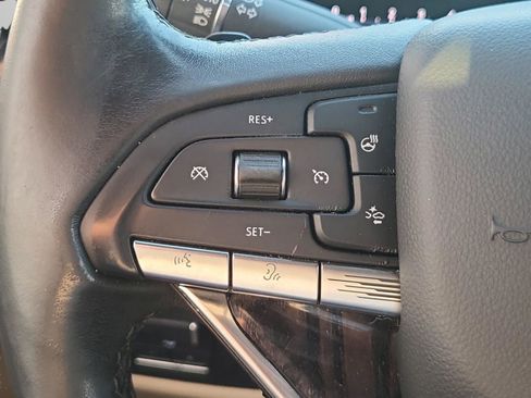 Used 2021 Cadillac Escalade Premium Luxury w/ Performance Package image 33