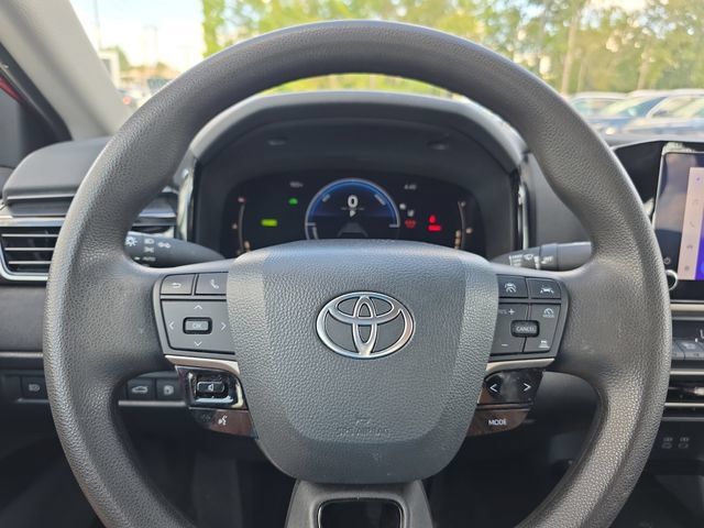 Used 2025 Toyota Camry LE FWD image 18