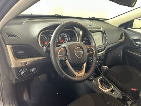 Used 2015 Jeep Cherokee Latitude w/ Cold Weather Group image 14