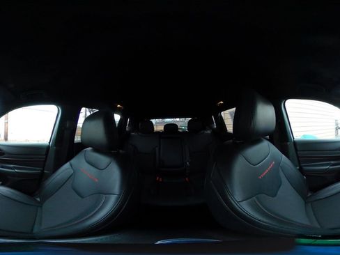 Used 2025 Jeep Compass Trailhawk image 41