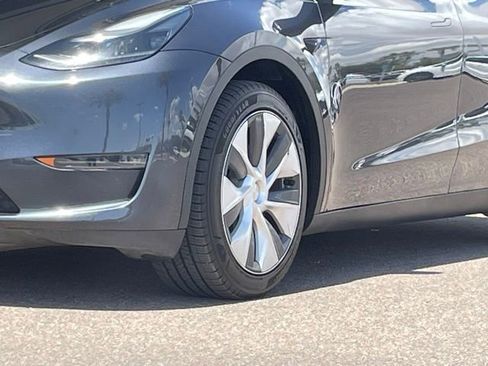 Used 2024 Tesla Model Y Long Range AWD/4WD image 20