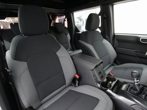New 2025 Ford Bronco 4-Door image 30