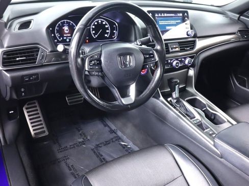 Used 2018 Honda Accord Sport image 9
