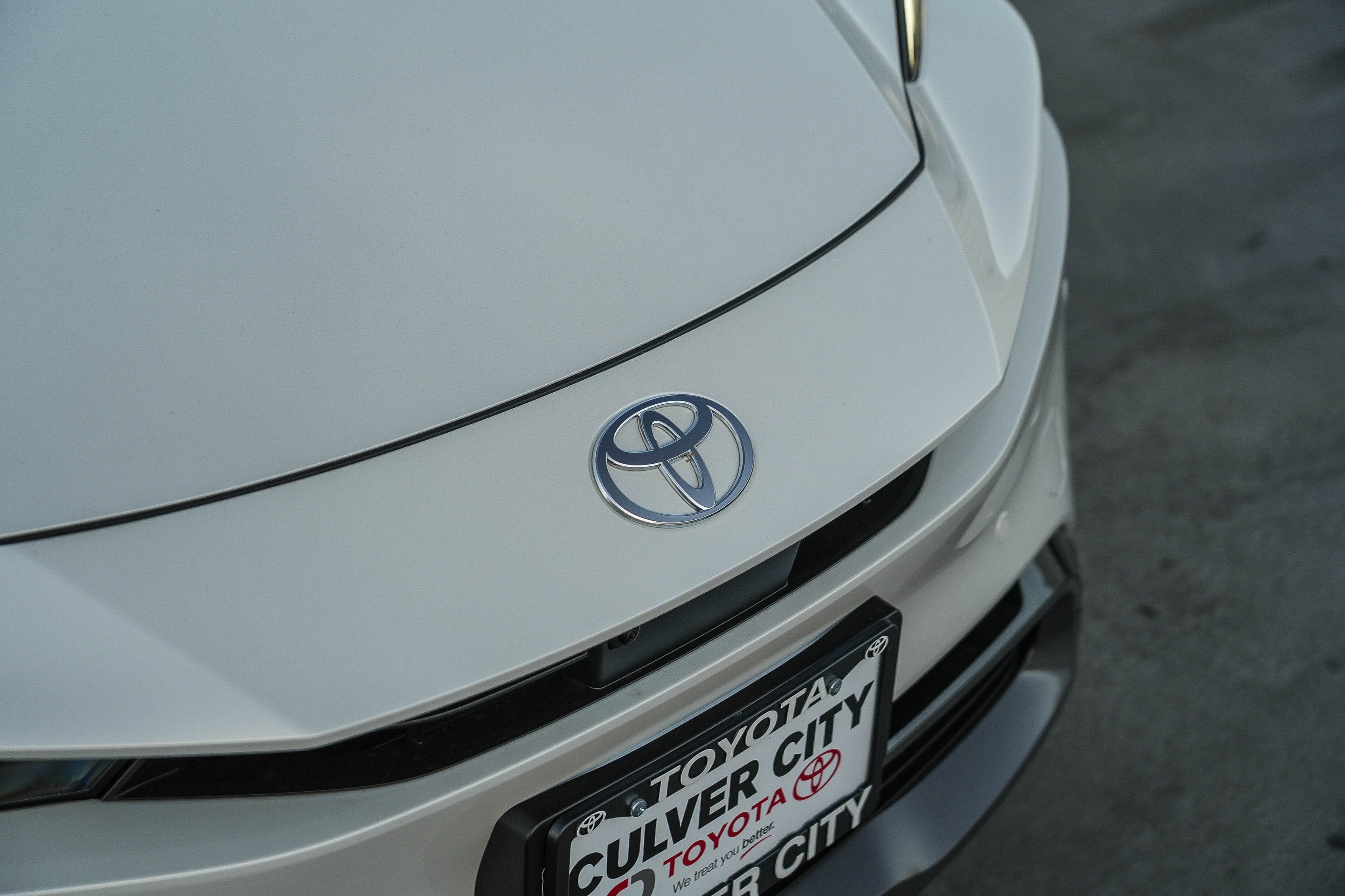 New 2027 Toyota Prius Limited w/ Limited Premium Package FWD image 3
