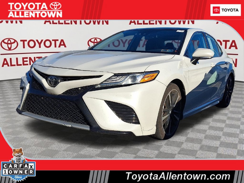 Used 2020 Toyota Camry XSE FWD image 1