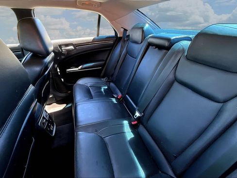 Used 2016 Chrysler 300 C RWD image 20