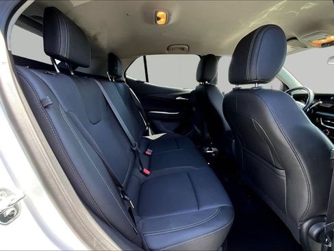 Used 2024 Buick Encore GX Preferred FWD image 21