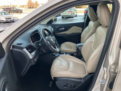 Used 2015 Jeep Cherokee Limited w/ Luxury Group image 9