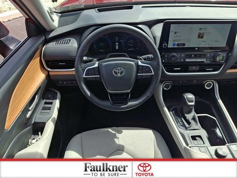 Certified 2025 Toyota Grand Highlander AWD image 12