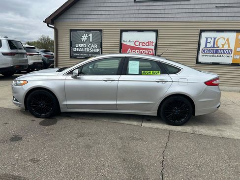 Used 2014 Ford Fusion SE w/ Equipment Group 202A FWD image 8