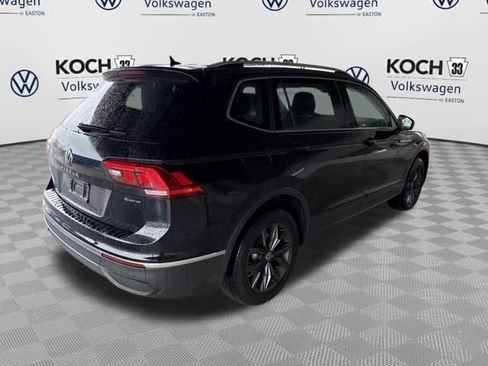 Used 2023 Volkswagen Tiguan SE w/ Panoramic Sunroof Package image 8