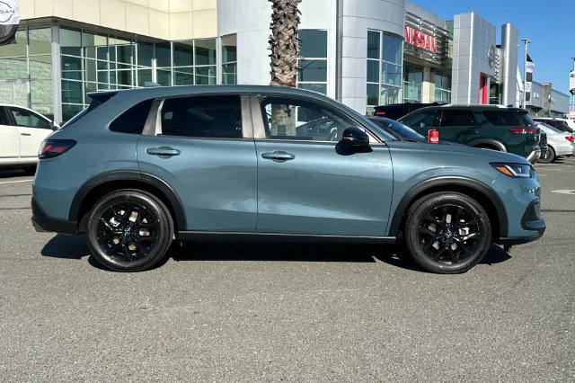 Used 2024 Honda HR-V Sport image 3