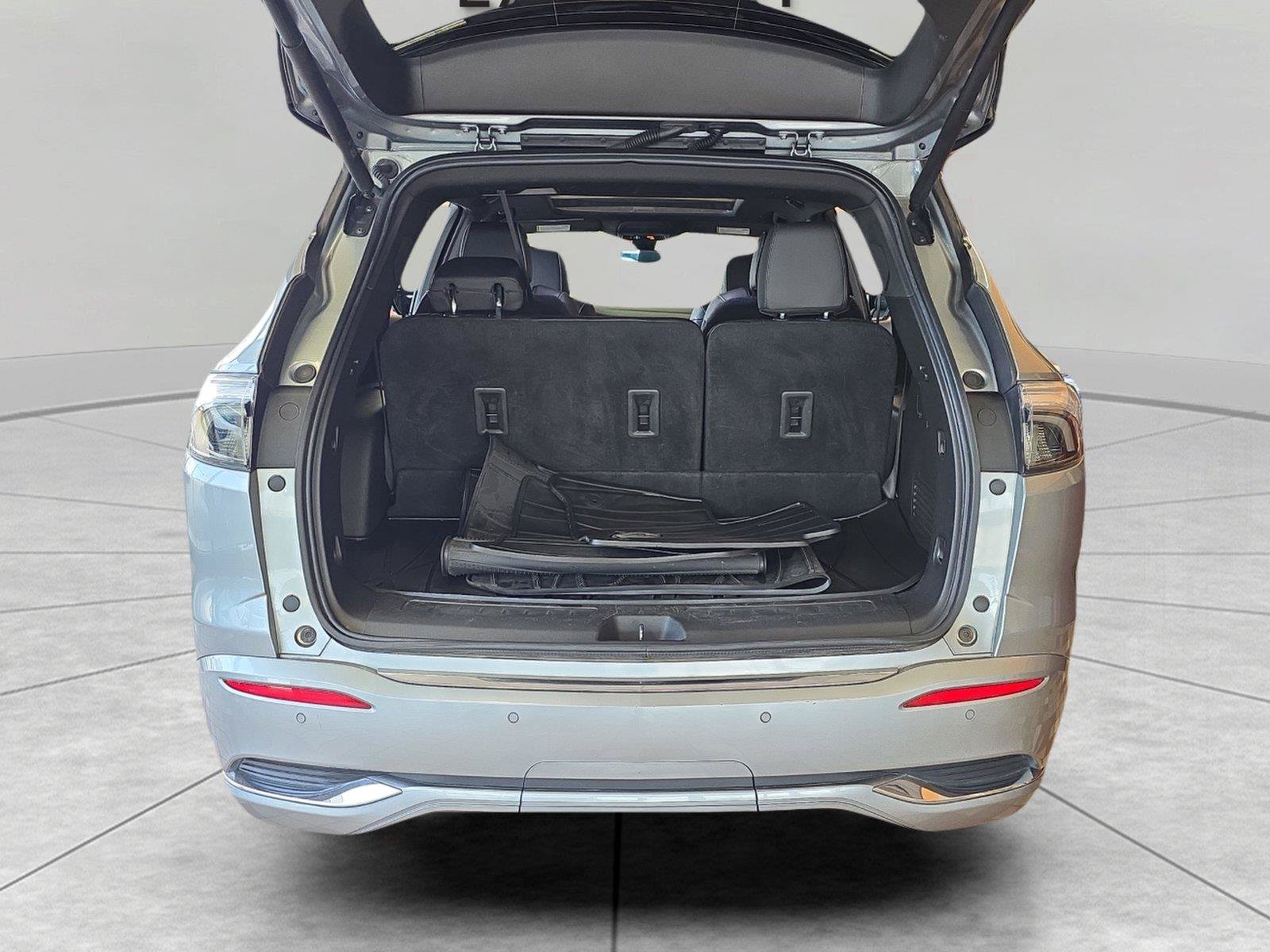 Used 2024 Buick Enclave Avenir w/ Avenir Technology Package AWD/4WD image 13