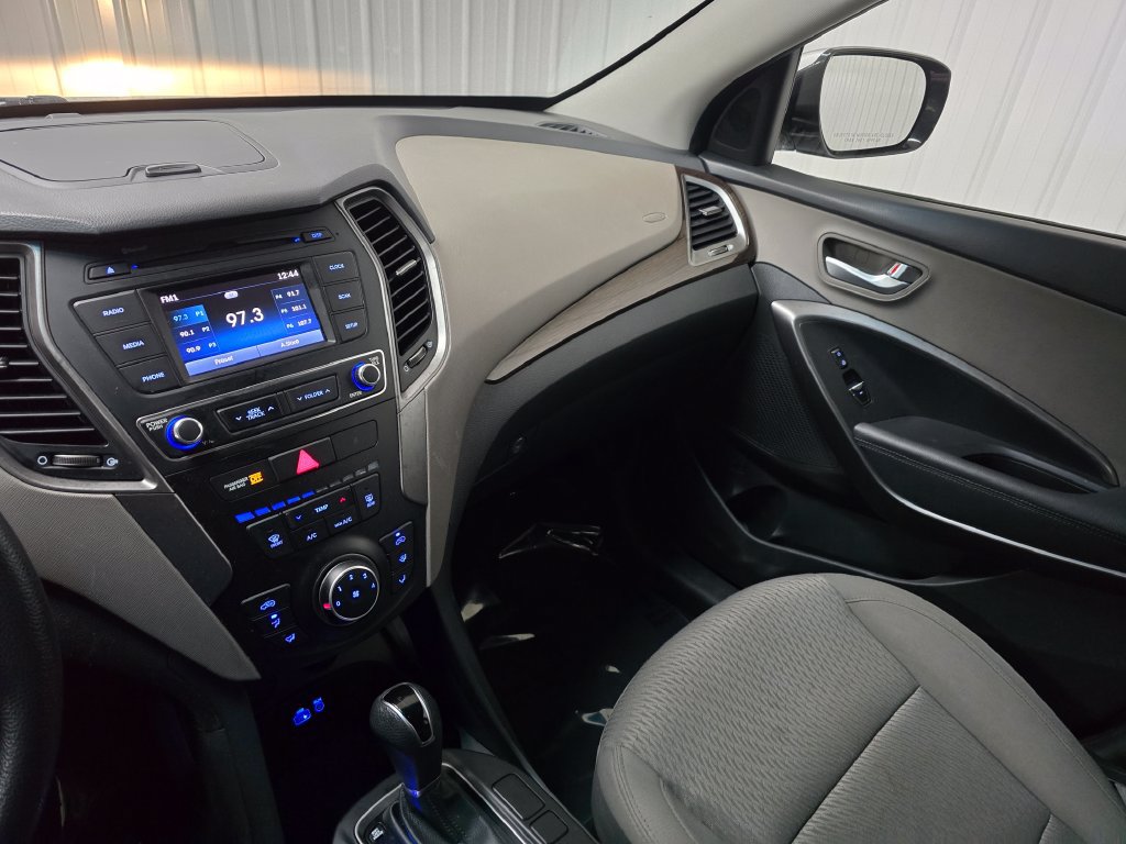 Used 2018 Hyundai Santa Fe Sport FWD image 31