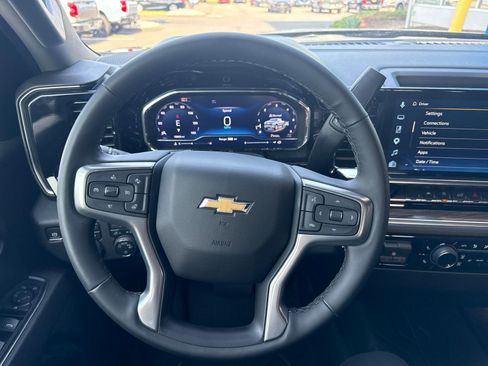 Used 2025 Chevrolet Silverado 1500 LT w/ Convenience Package II AWD/4WD image 20