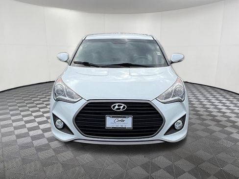Used 2016 Hyundai Veloster Turbo FWD image 2