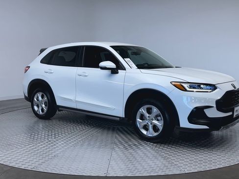 Used 2023 Honda HR-V LX image 2