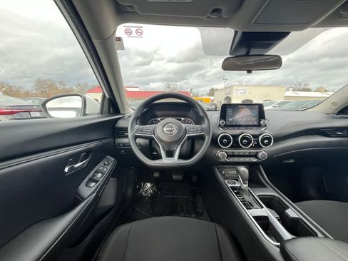 Used 2025 Nissan Sentra SV image 32
