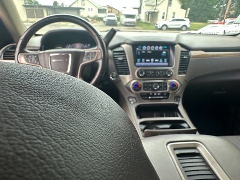 Used 2017 GMC Yukon Denali w/ Open Road Package AWD/4WD image 11
