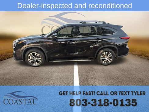 Used 2022 Toyota Highlander XLE FWD image 4