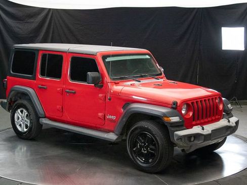 Used 2019 Jeep Wrangler Unlimited Sport S AWD/4WD image 3