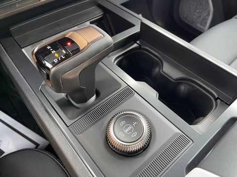 New 2025 GMC Hummer EV 2X image 12