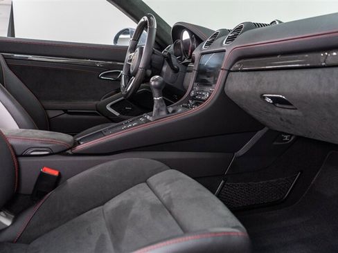 Used 2024 Porsche 718 Cayman GTS RWD image 44