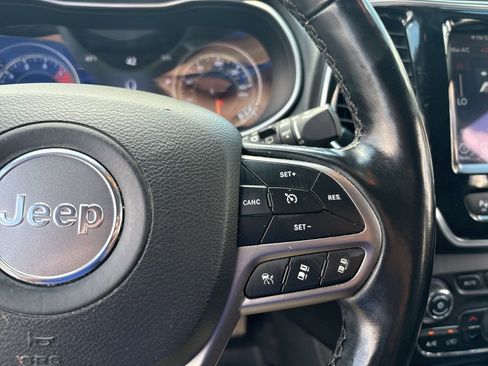 Used 2021 Jeep Cherokee Limited w/ Mopar Interior Package AWD/4WD image 21