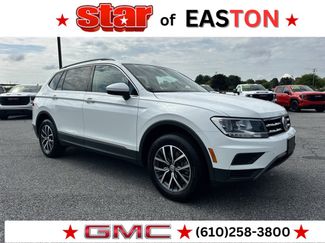 Used 2020 Volkswagen Tiguan SE image 1