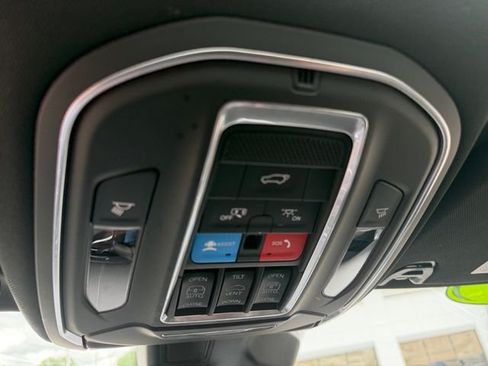 Used 2022 Jeep Wagoneer Series I w/ Convenience Group I AWD/4WD image 27