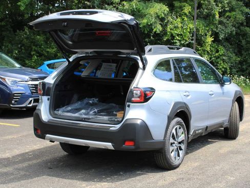Certified 2025 Subaru Outback Limited image 12