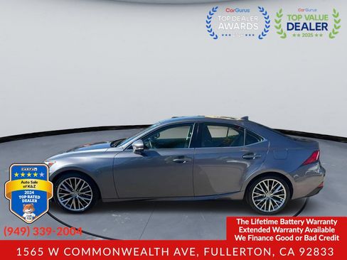Used 2014 Lexus IS 250 w/ Navigation Package RWD image 2
