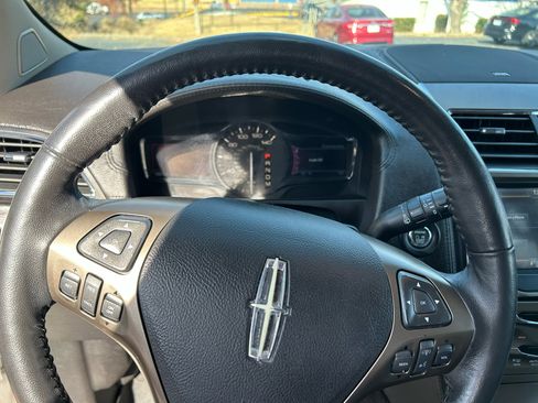 Used 2011 Lincoln MKX FWD w/ 101A Rapid Spec Order Code image 11