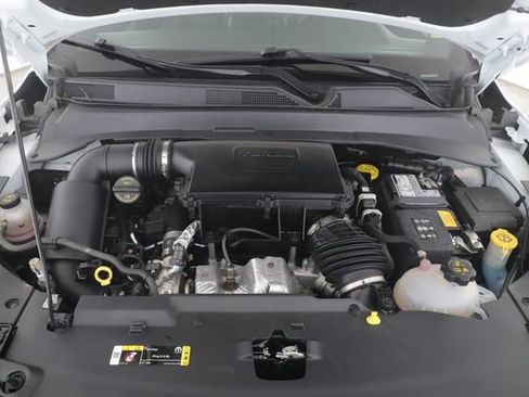 Used 2025 Jeep Compass Latitude image 15