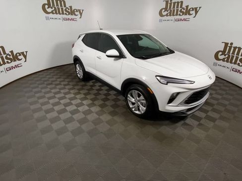 Certified 2024 Buick Encore GX Preferred w/ Comfort Package FWD image 2