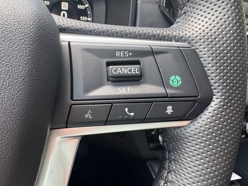 New 2025 Mitsubishi Outlander SE image 28