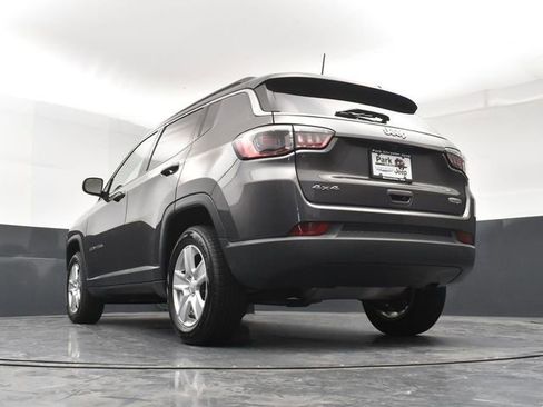 Used 2022 Jeep Compass Latitude w/ Convenience Group AWD/4WD image 19