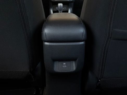 Used 2025 Nissan Versa SV FWD image 12