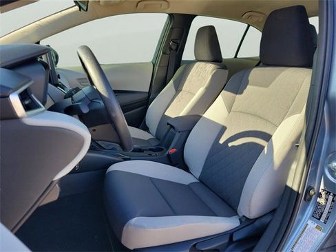 Used 2025 Toyota Corolla LE image 11