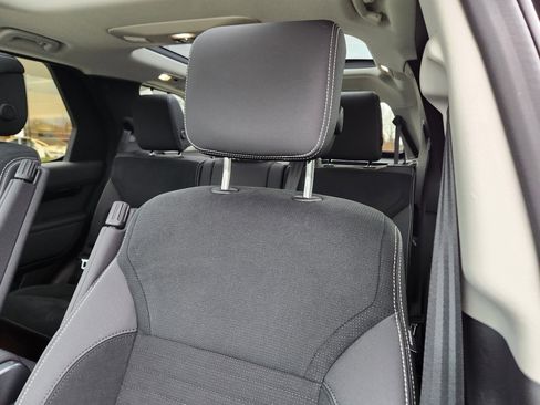 Certified 2024 Land Rover Discovery S image 11