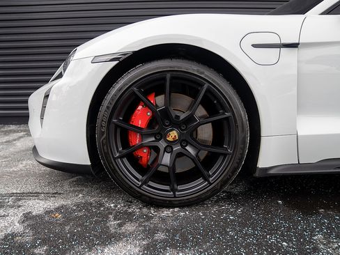 Certified 2023 Porsche Taycan GTS image 25