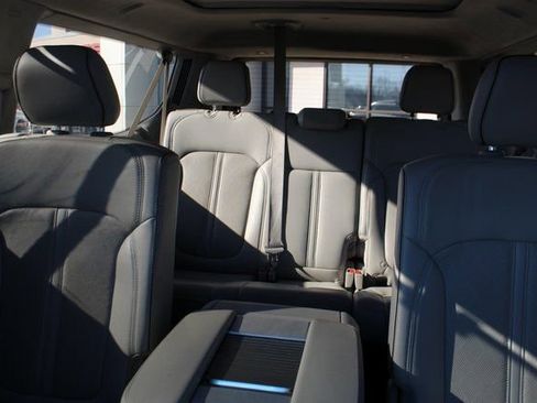 Used 2023 Jeep Grand Wagoneer L Series II w/ Premium Group II image 30